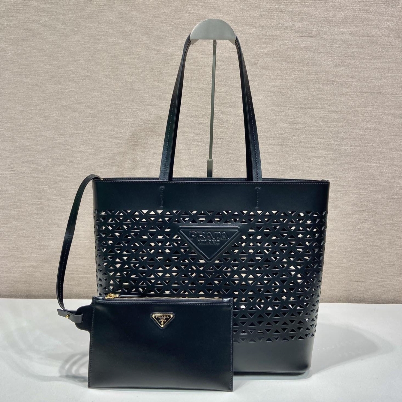 Pra*a shopping bags